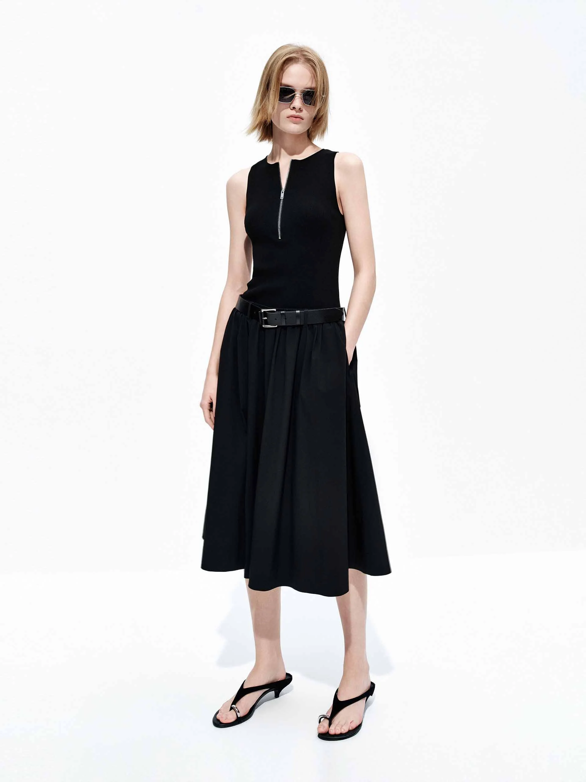 Sleeveless Paneled Detail Dress - Image 2