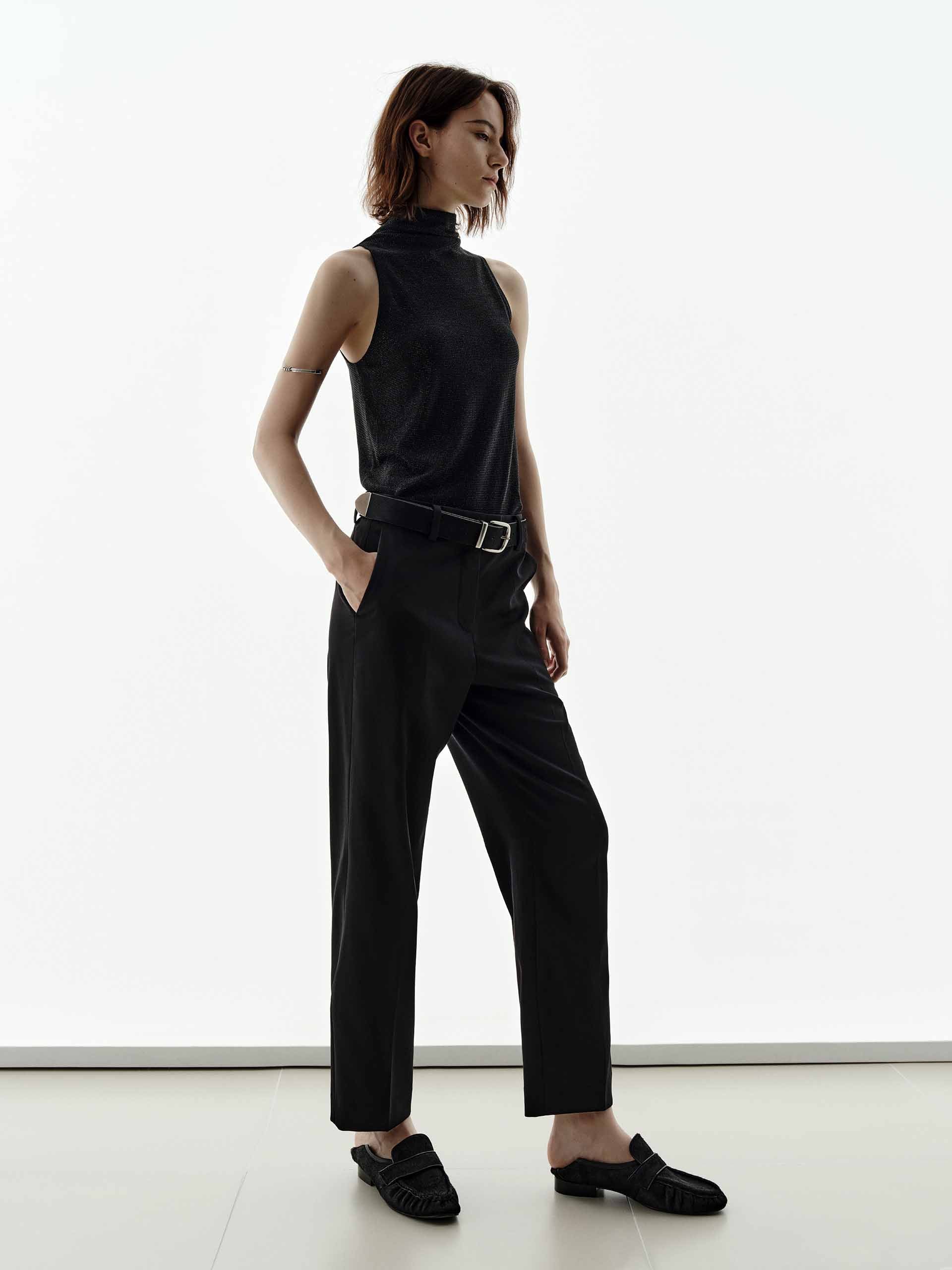Turtleneck Sleeveless Knitted Top - Image 2