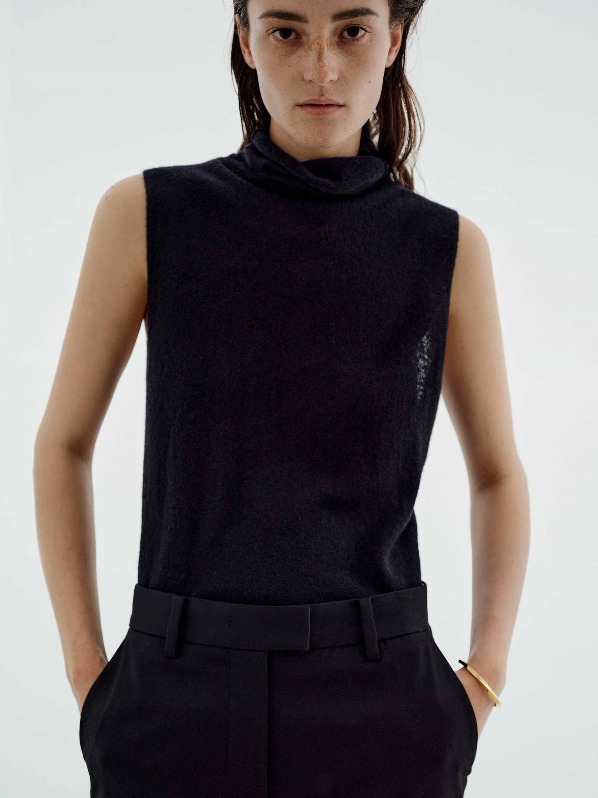 Turtleneck Sleeveless Sweater - Image 14