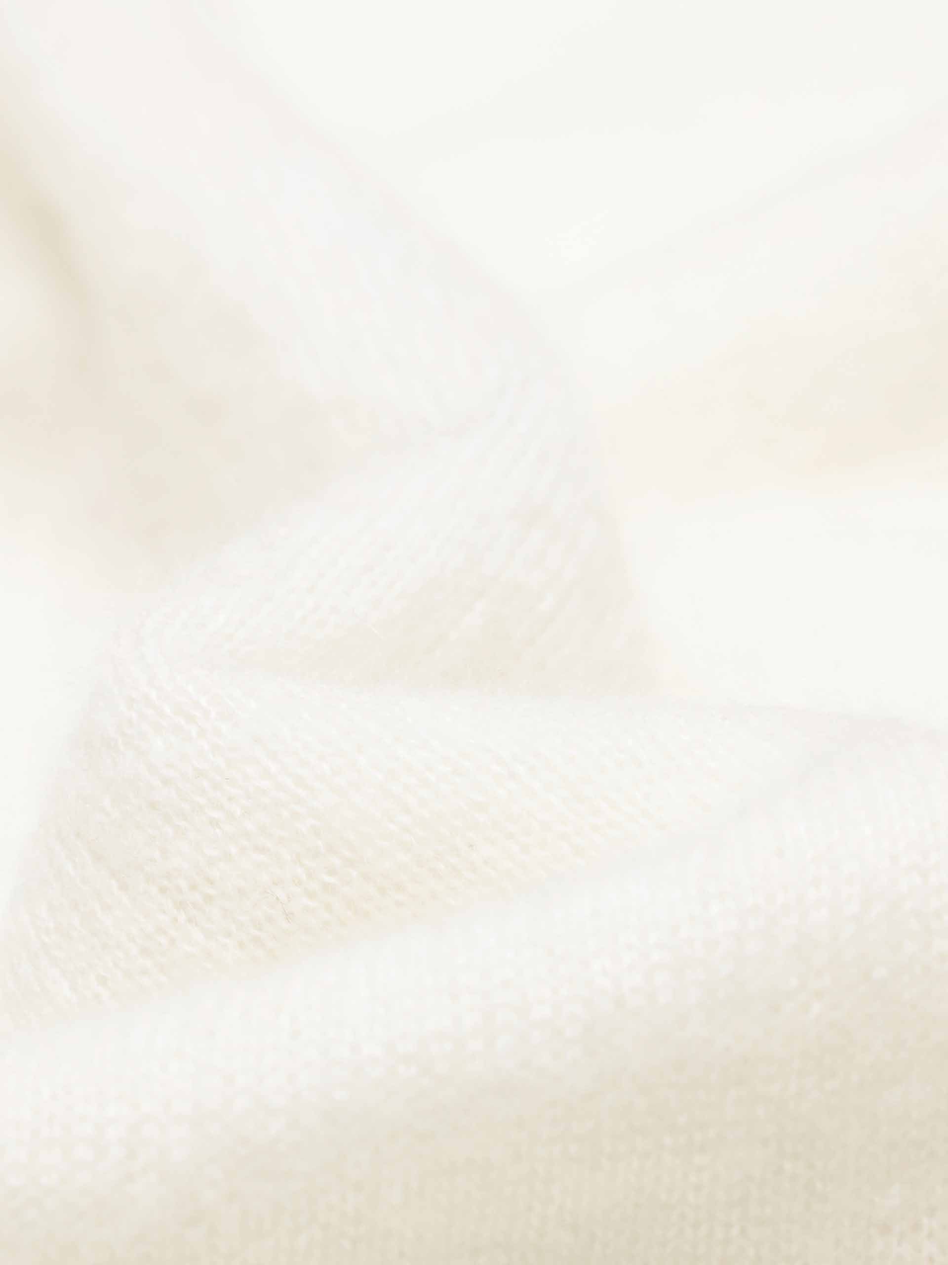 Turtleneck Sleeveless Sweater - Image 18