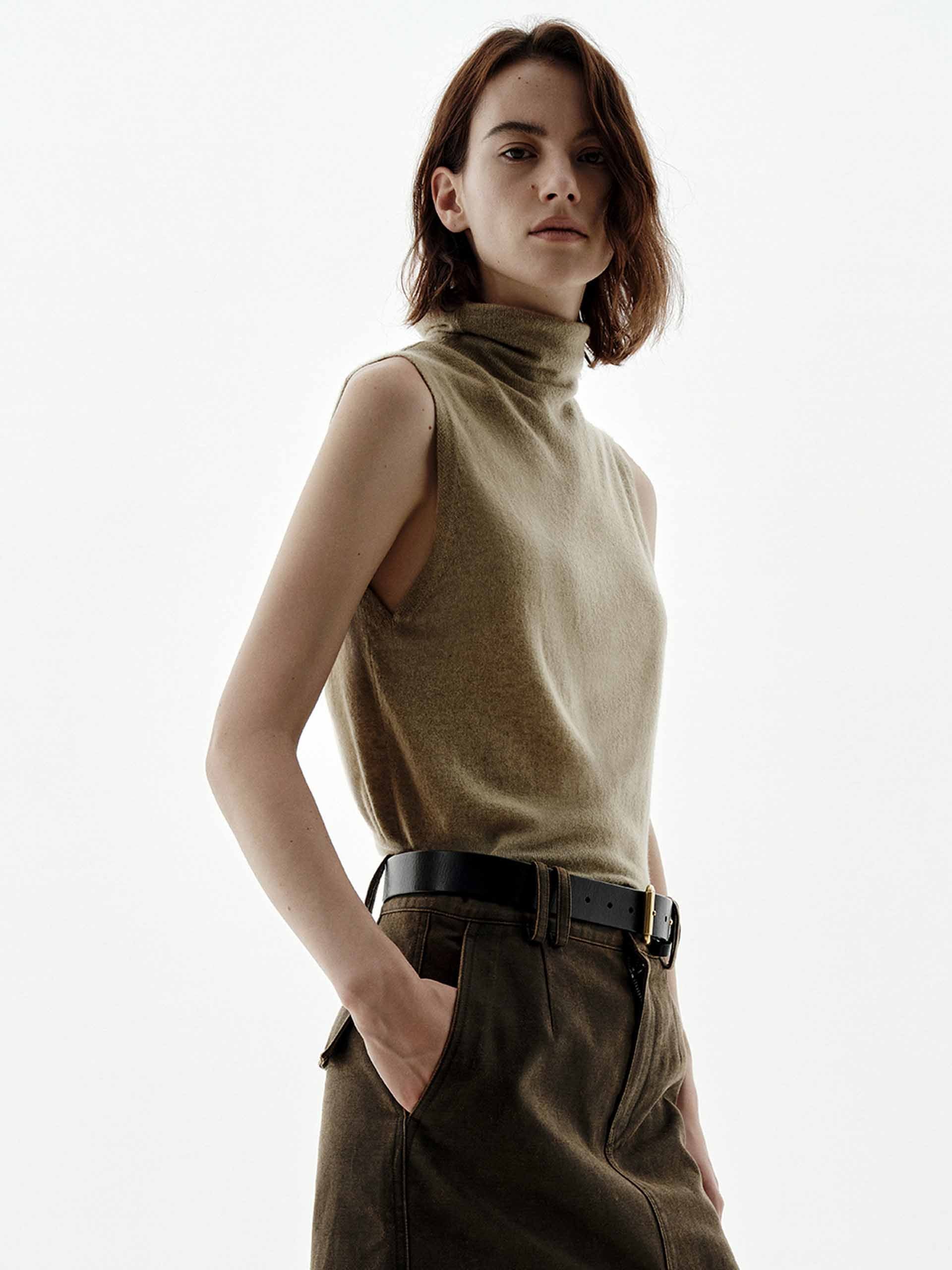 Turtleneck Sleeveless Sweater - Image 3