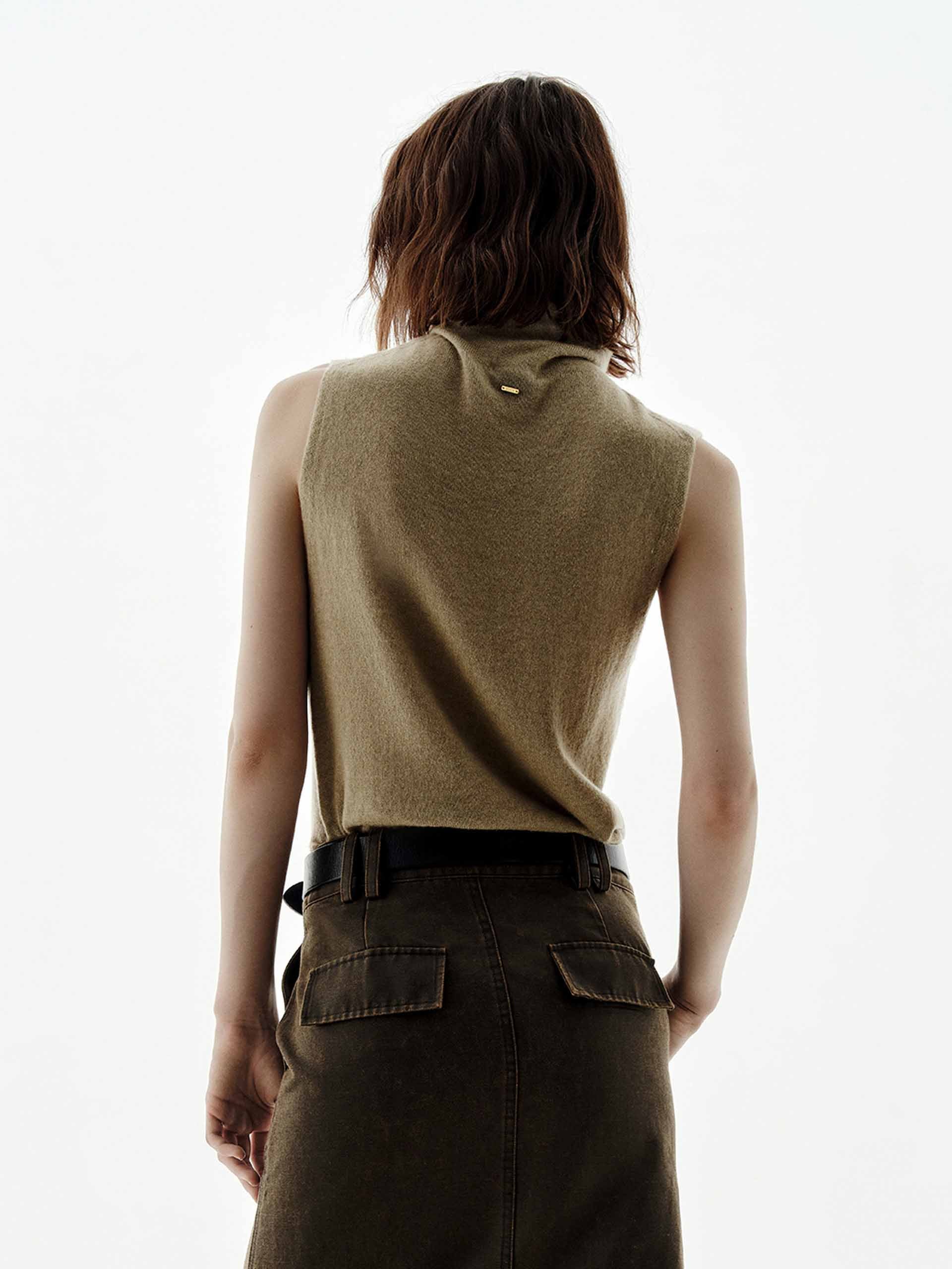Turtleneck Sleeveless Sweater - Image 6