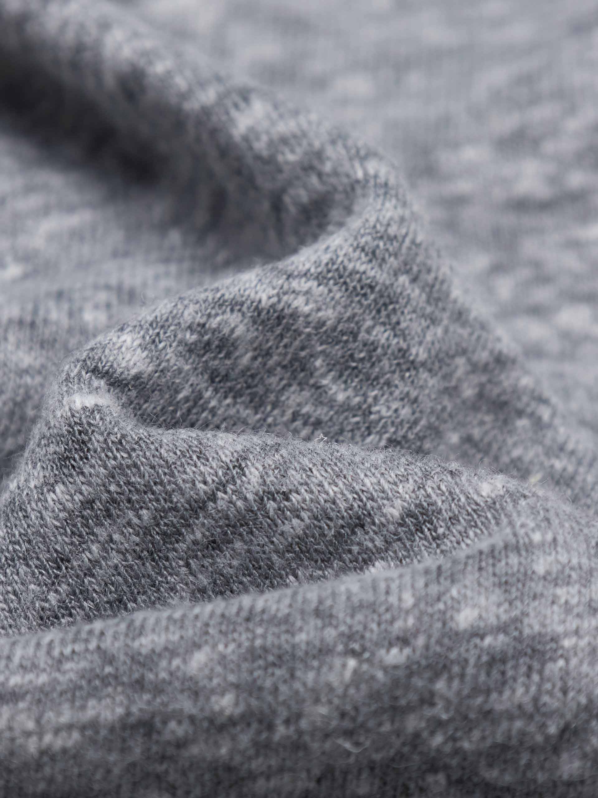 U-Neck Metal Buttons T-Shirt - Image 19