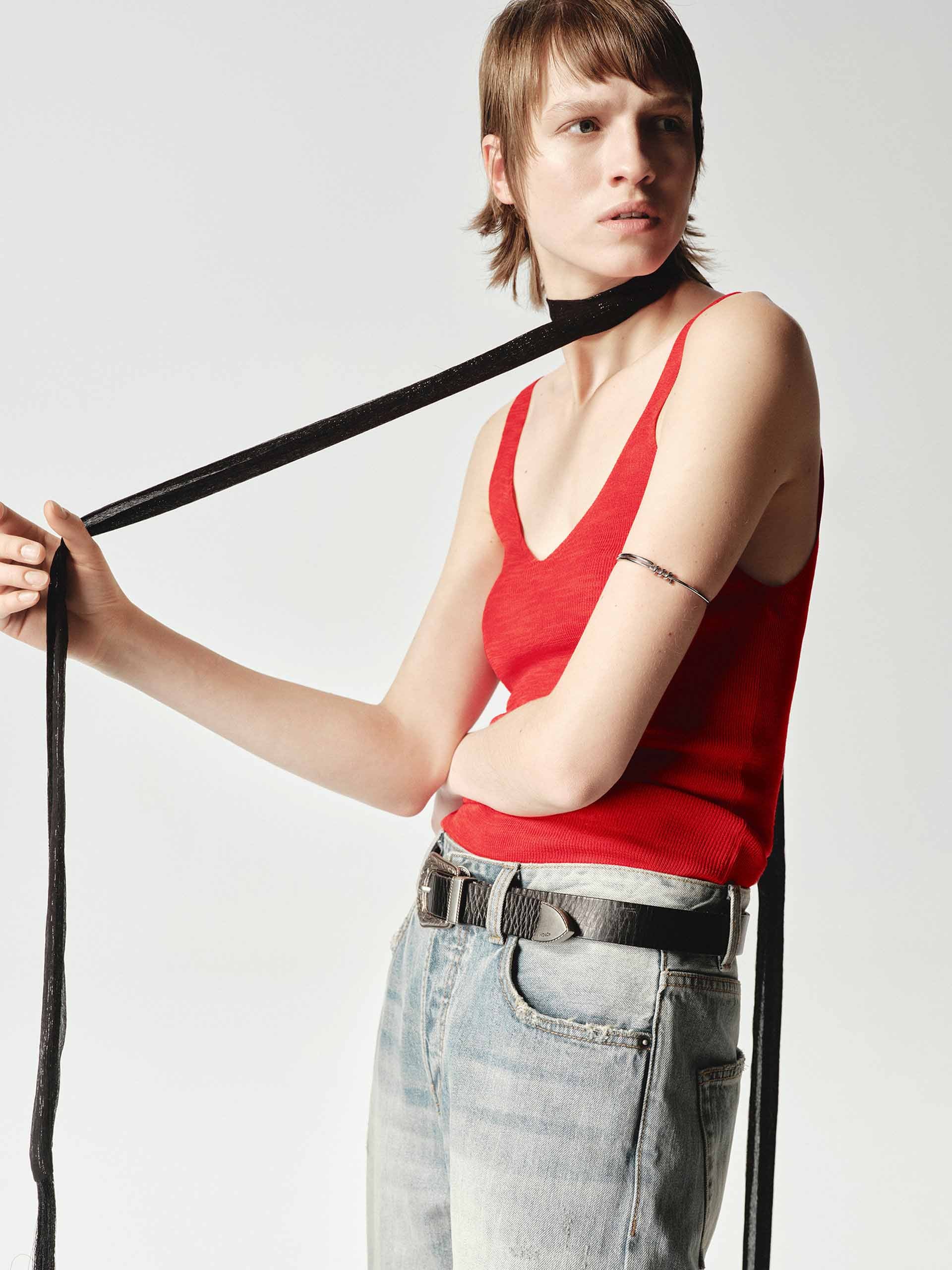 U-neck Slim Tank Top - Image 7