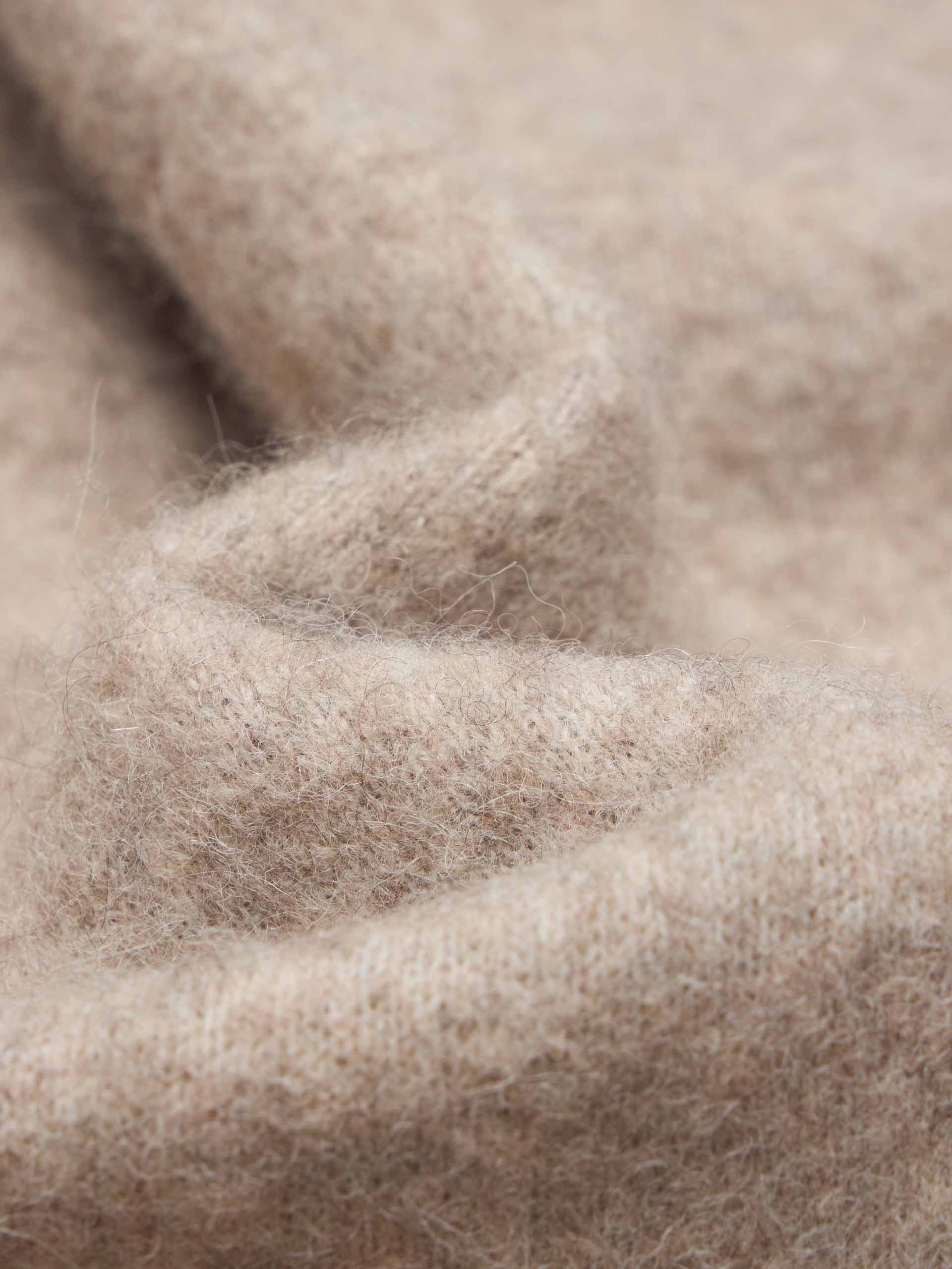 V-neck Cropped Cardigan - Image 4