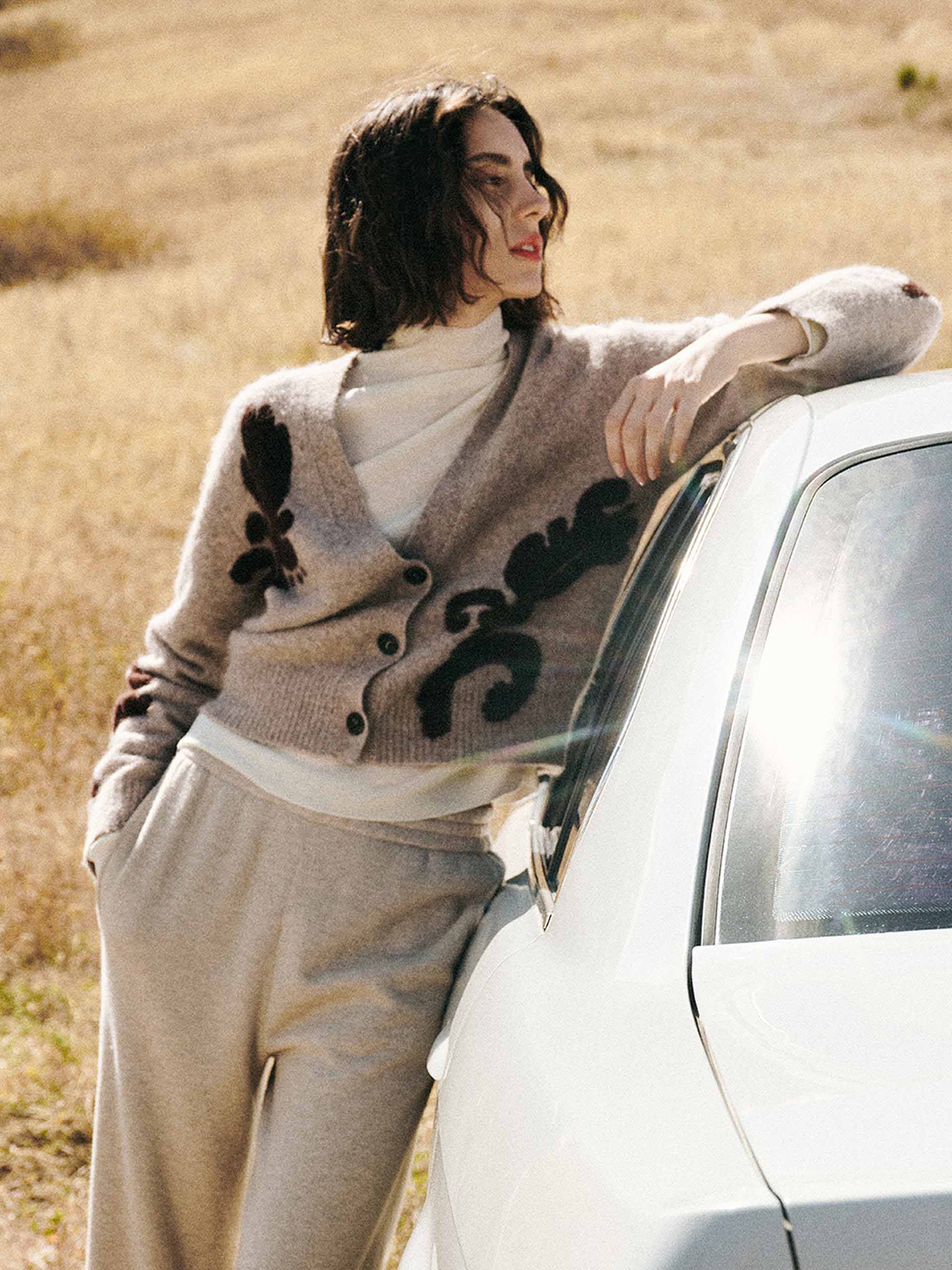 V-neck Cropped Cardigan - Image 6