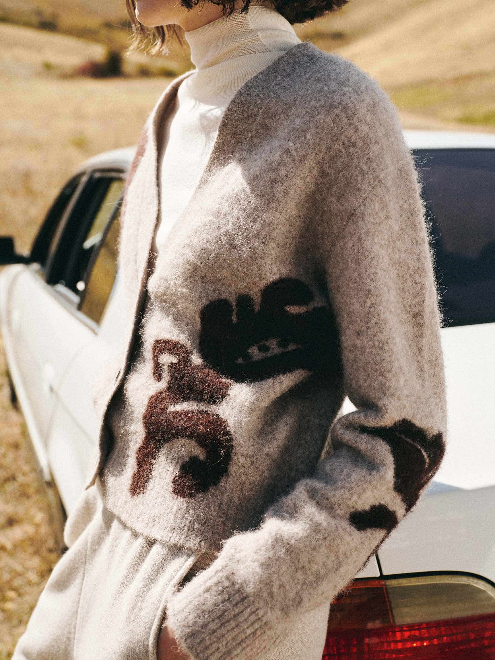 V-neck Cropped Cardigan - Image 7