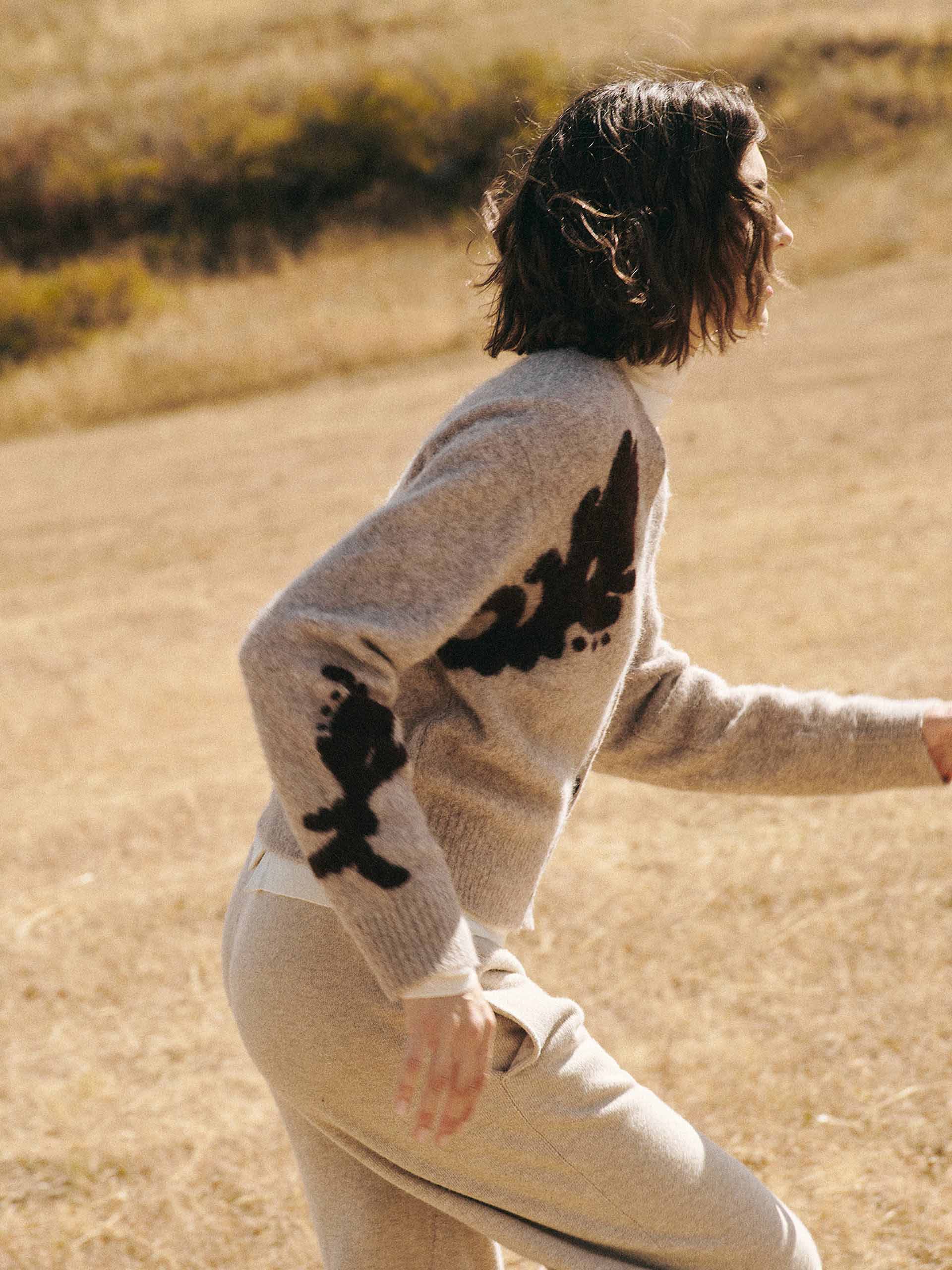 V-neck Cropped Cardigan - Image 8