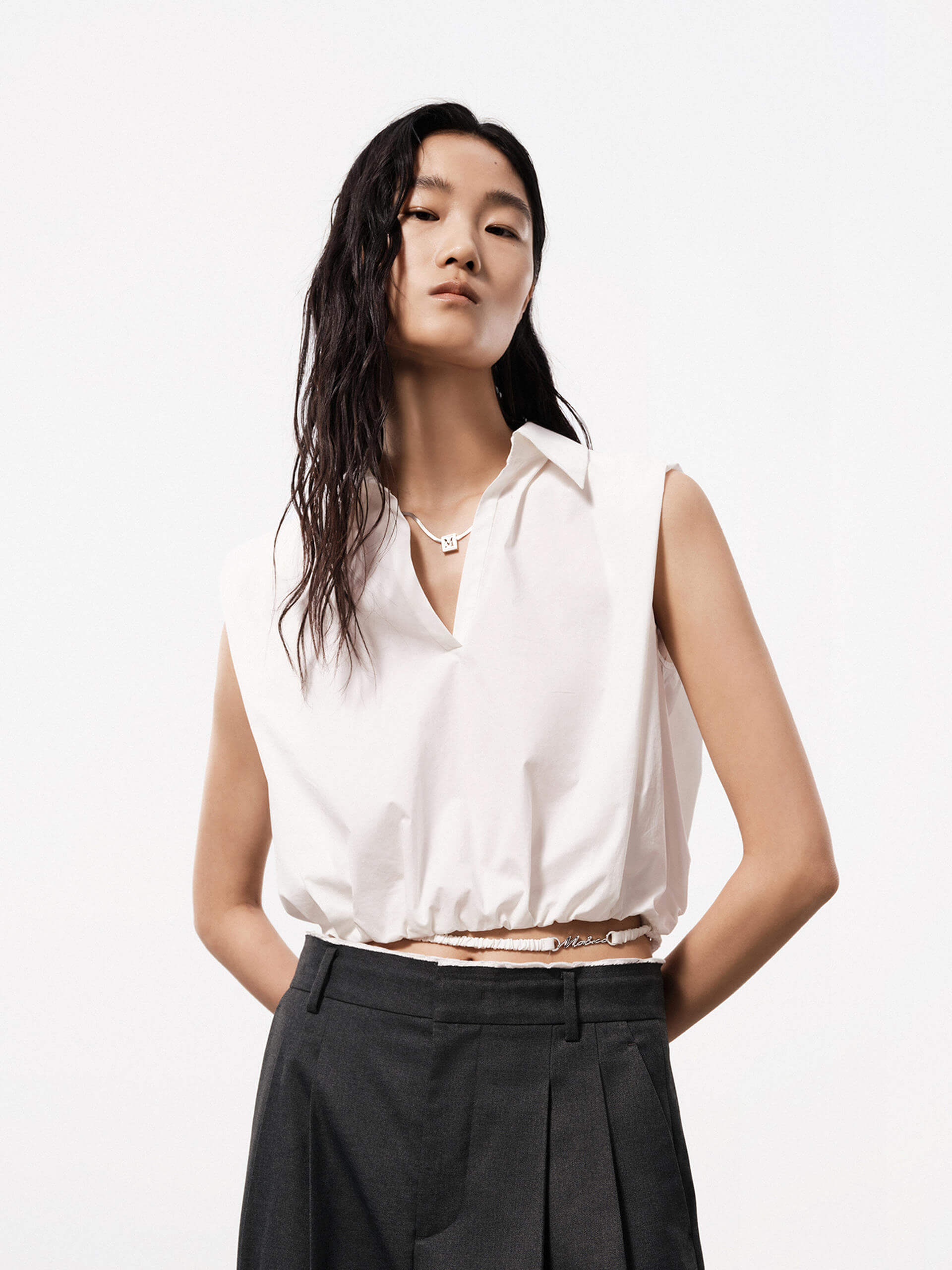 V-neck Cropped Top - Image 8