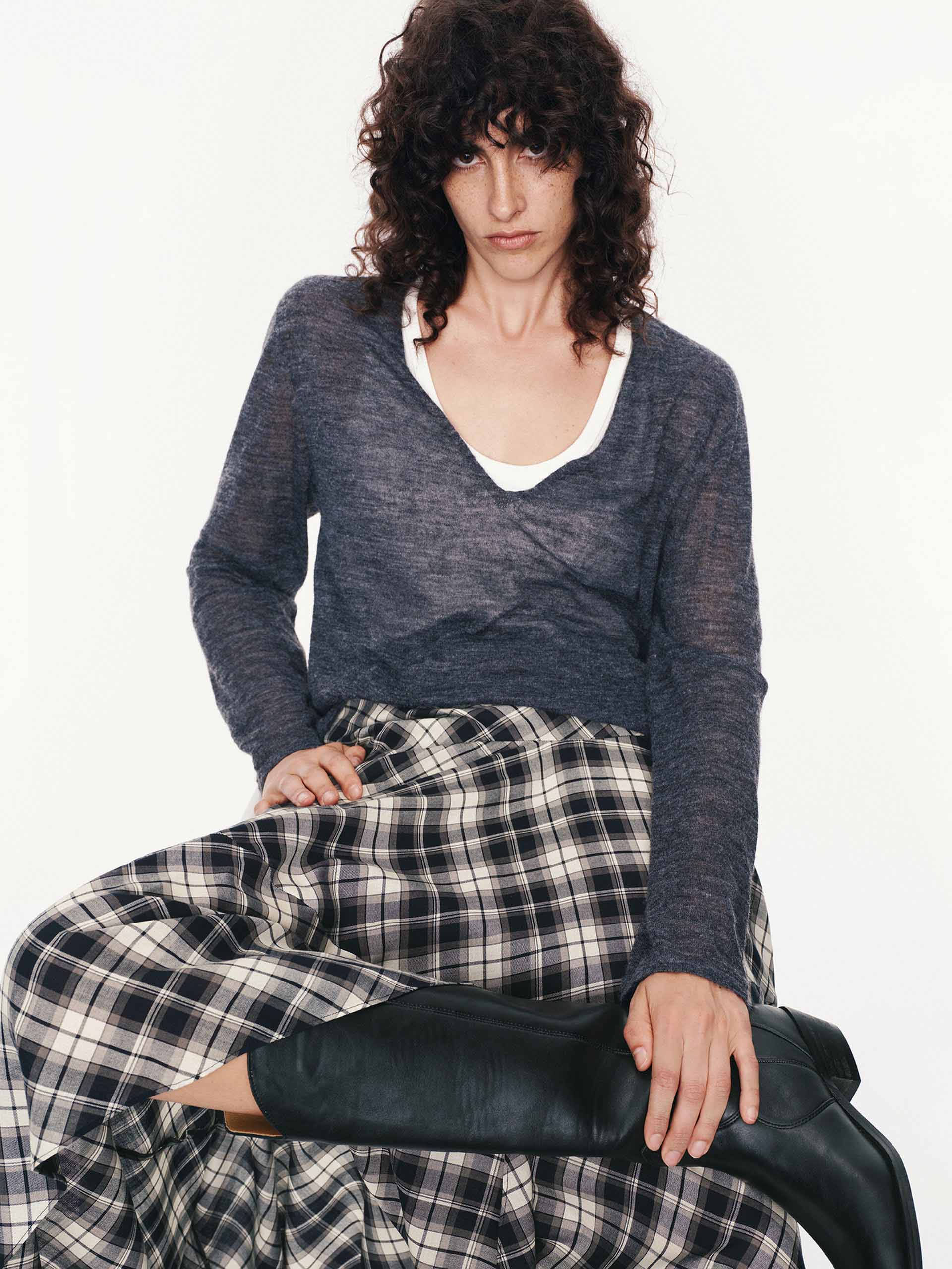V-neck Knitted Sweater - Image 15
