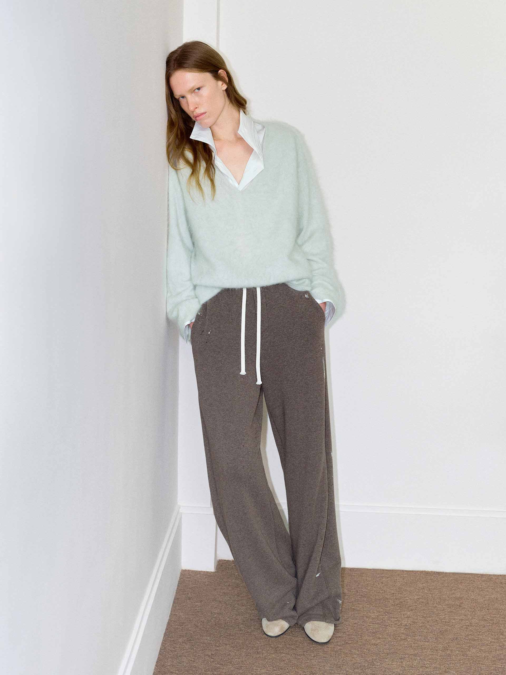 V-neck Mint Cashmere Sweater - Image 2