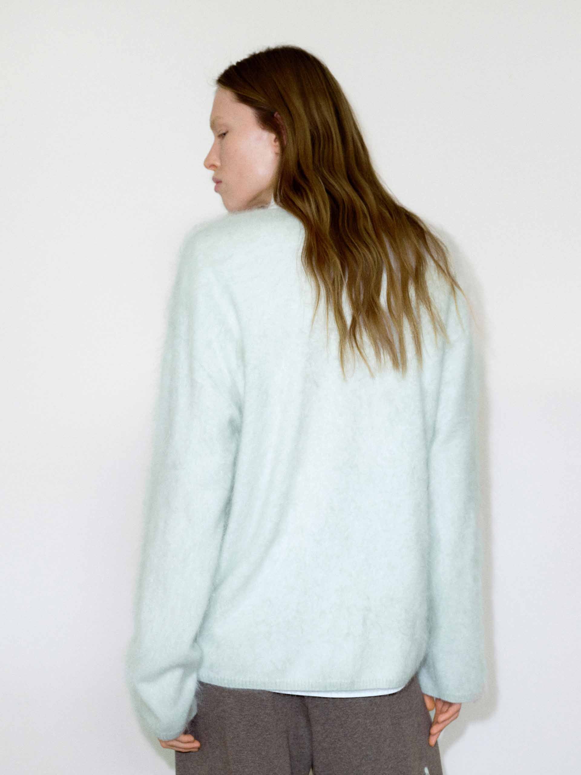 V-neck Mint Cashmere Sweater - Image 7
