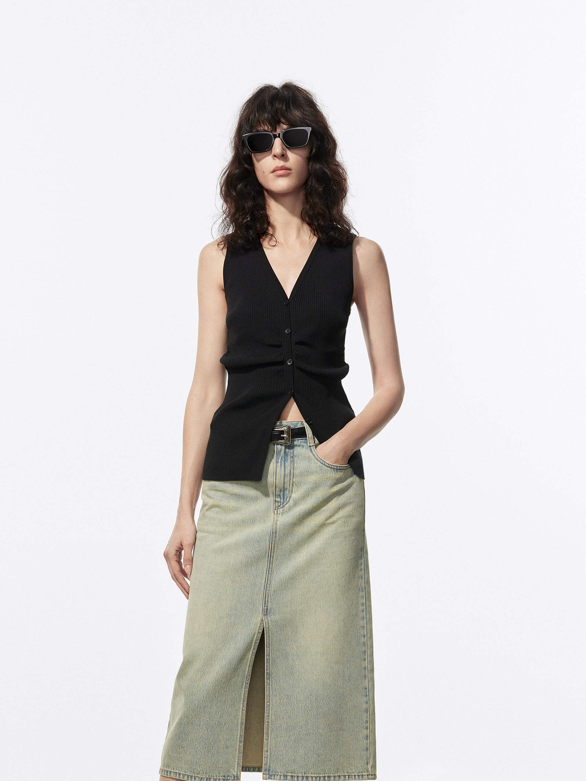 V-neck Ribbed Knit Tank - Image 10