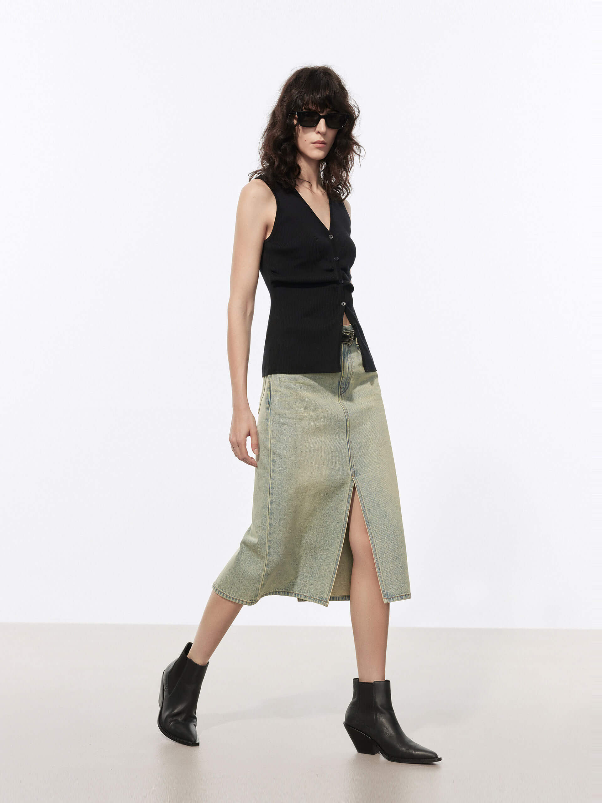 V-neck Ribbed Knit Tank - Image 14