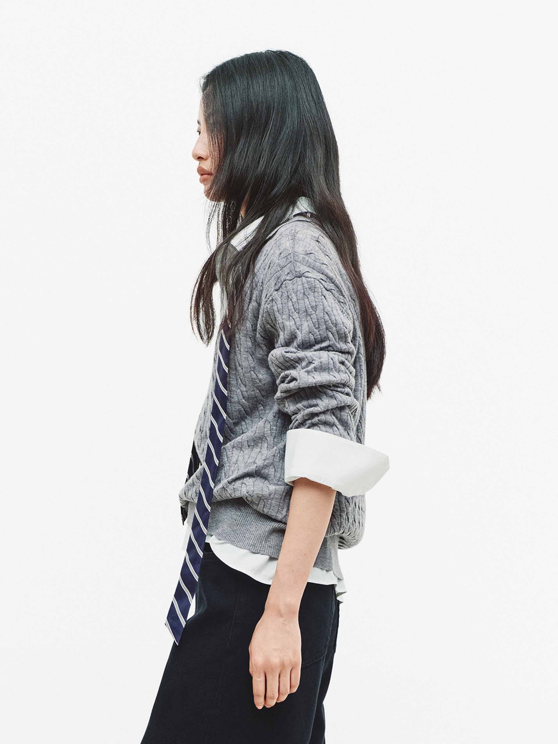 V-neck Wool Knit Sweater - Image 10