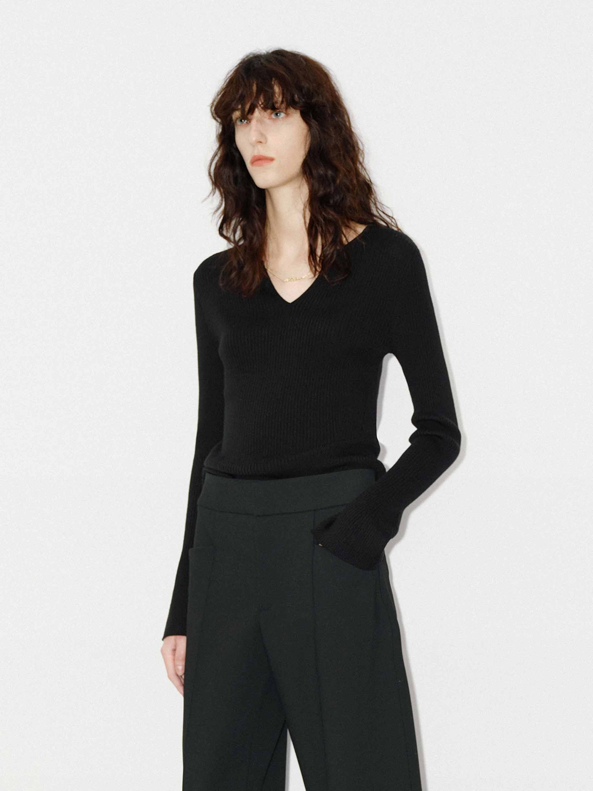 V-neck Wool Knit Sweater - Image 7