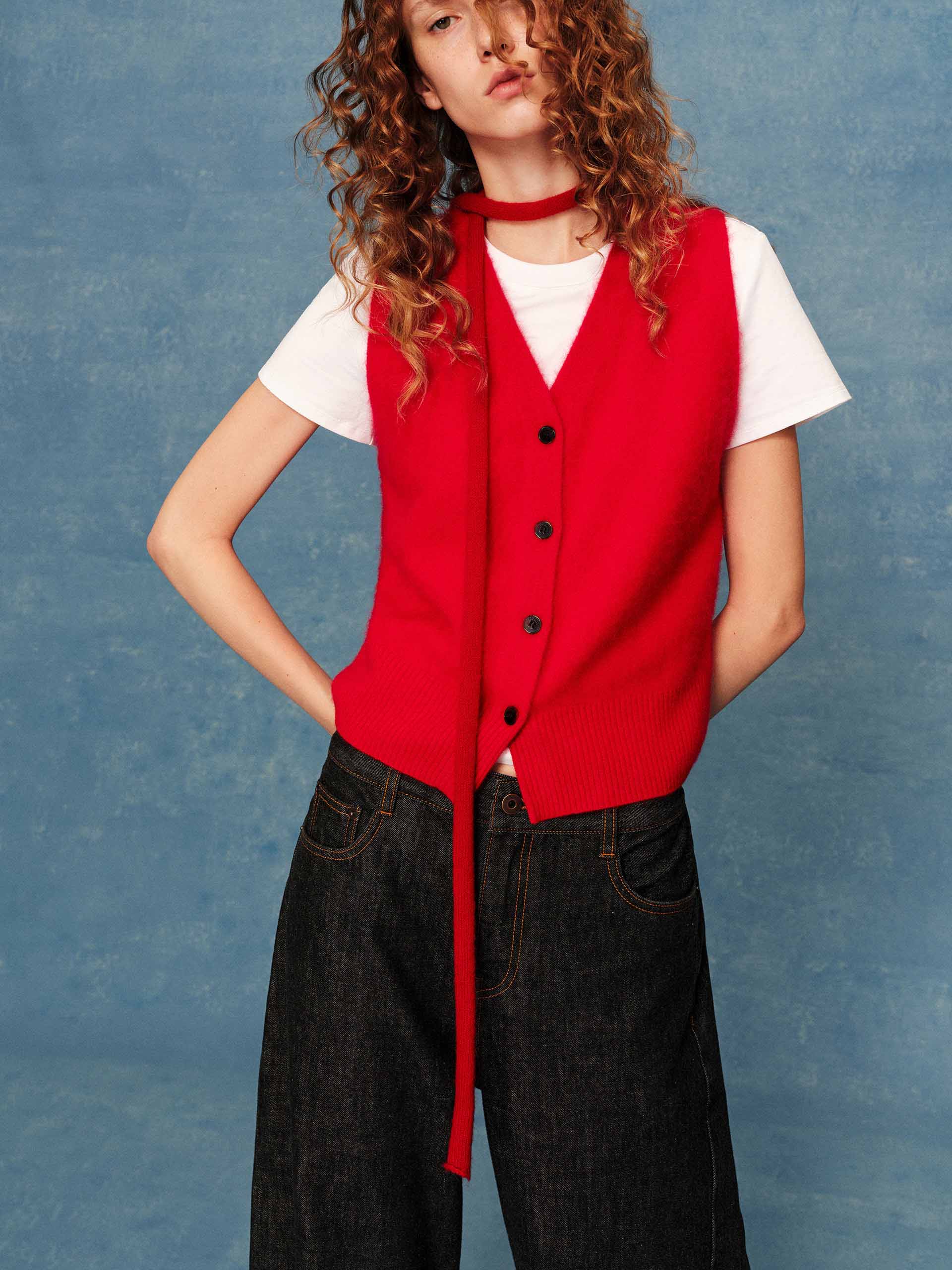 V-neck Wool Knit Vest - Image 7