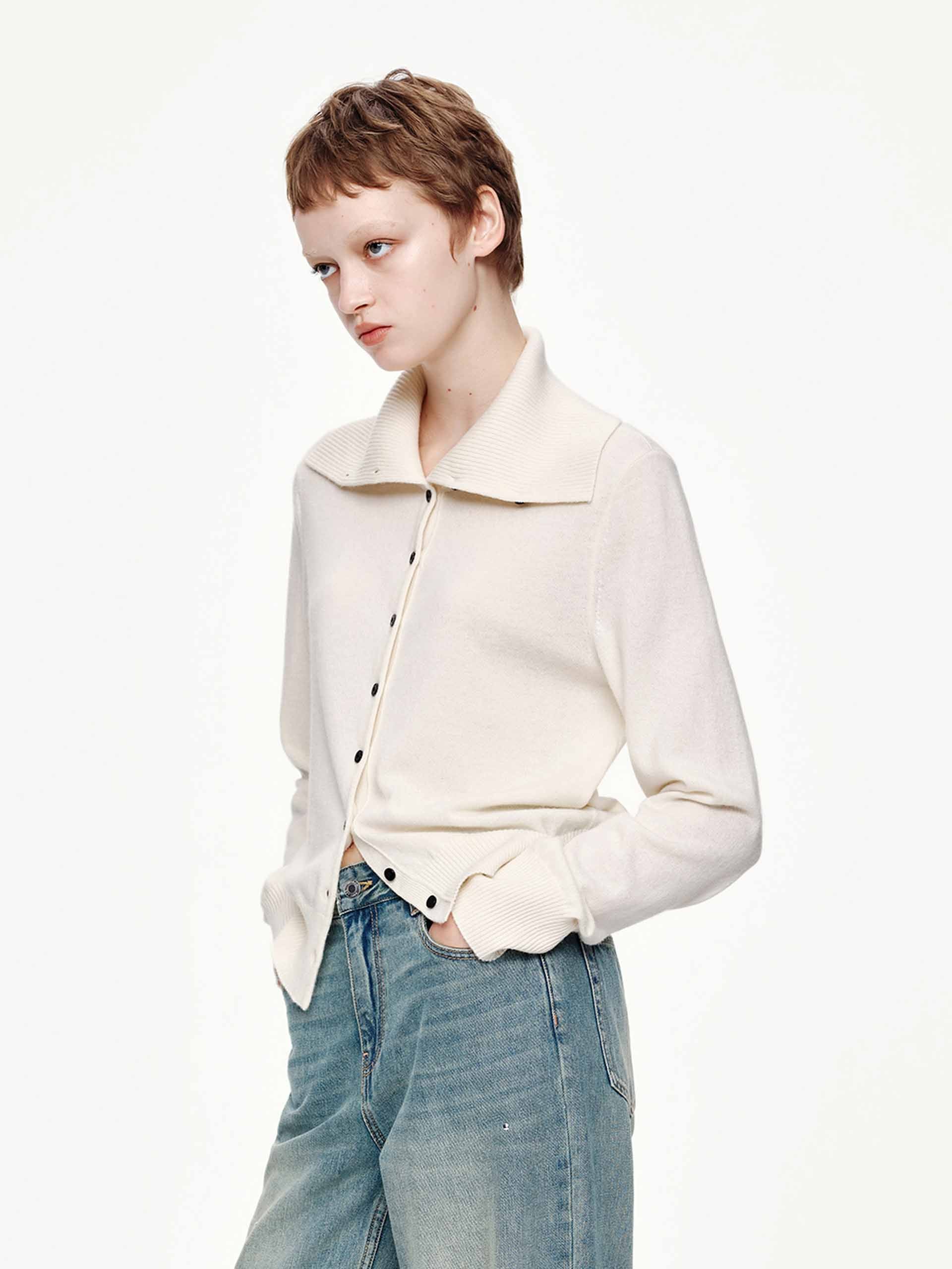 Wide Collar Wool Cardigan - Image 10