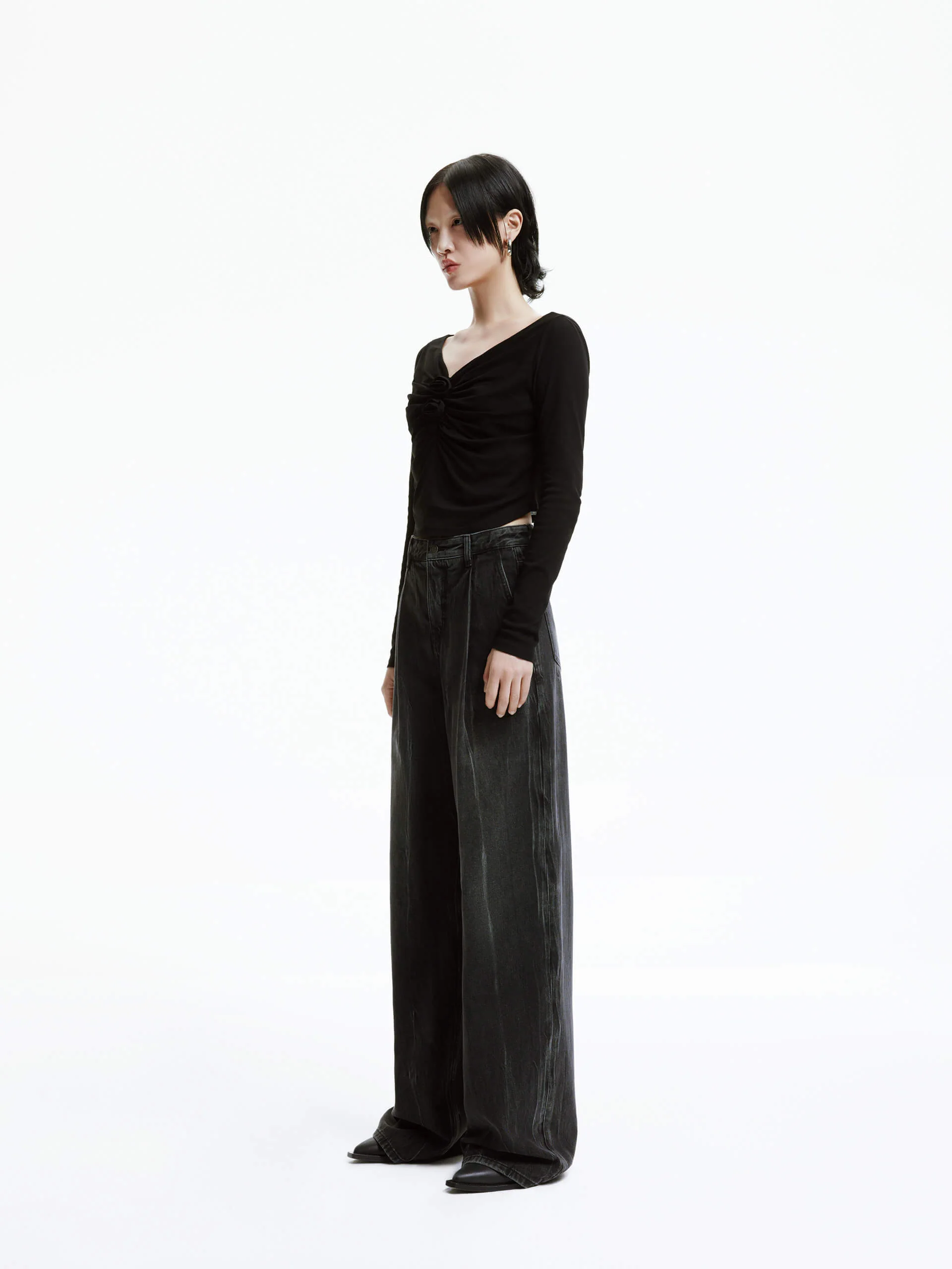 Wide Leg Pleated Jeans - Image 8