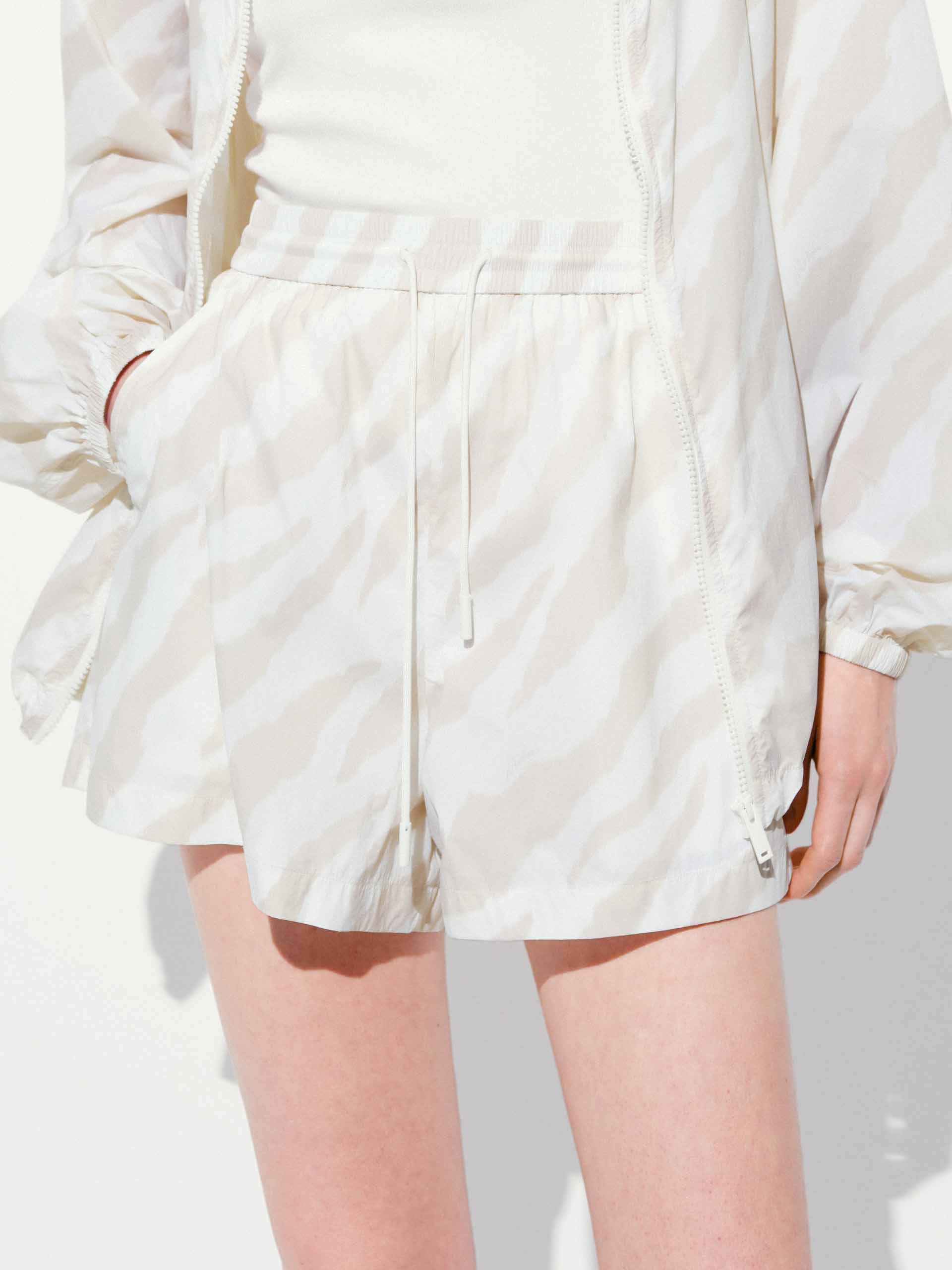 Zebra Pattern Elastic Shorts - Image 3