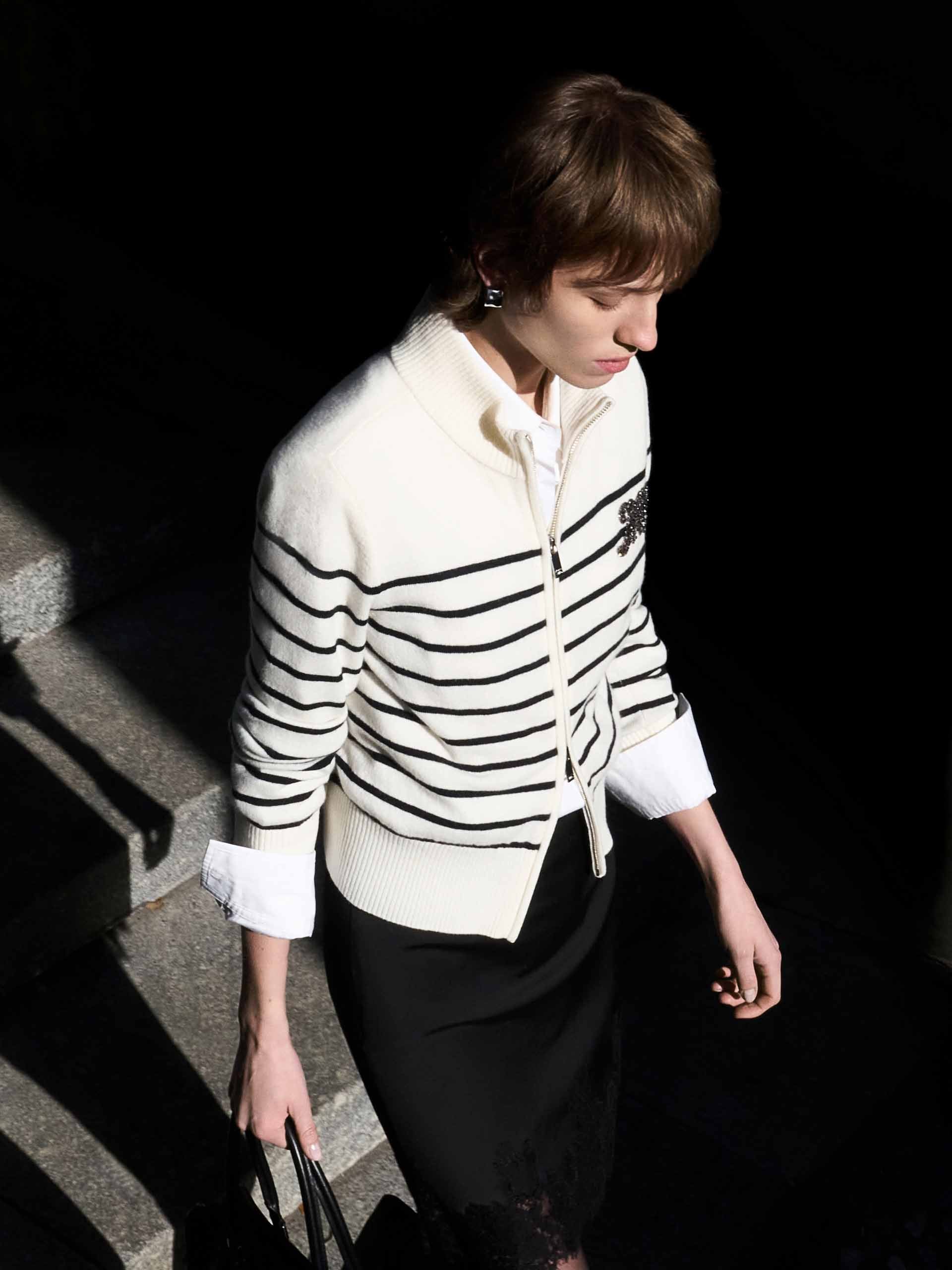 Zip Closure Wool Cardigan - Image 7